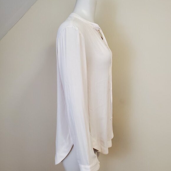 ASTR Ivory Office Blouse Secretary Tie V neck Button Front womens size XS - Picture 5 of 9